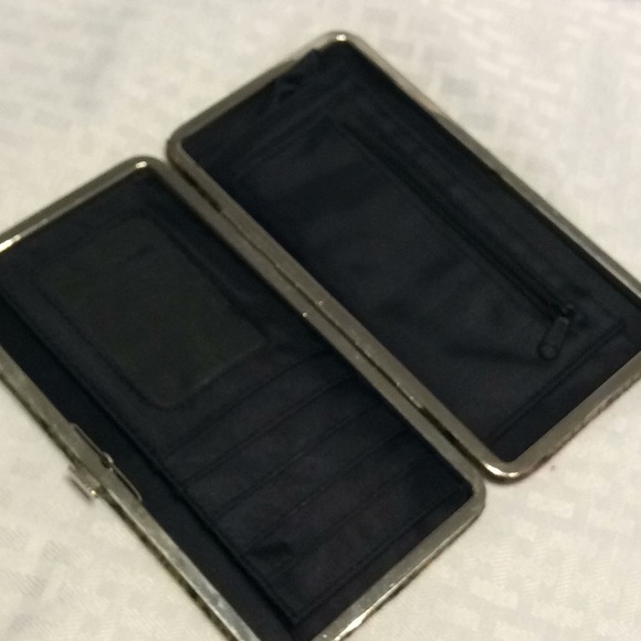 Snake Skin Design Wallet - Picture 4 of 7